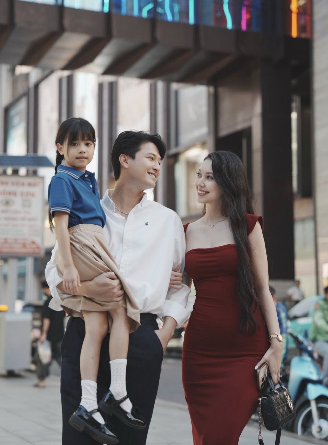 Nhiều ý kiến chỉ trích gay gắt nhân vật, thậm chí có những bình luận tiêu cực hướng thẳng đến diễn viên Hà Bùi trên mạng xã hội. Tuy nhiên, cũng có không ít khán giả cho rằng chính Duyên là nhân tố tạo sức hút cho bộ phim, góp phần khiến mạch truyện trở nên kịch tính và khó đoán hơn.