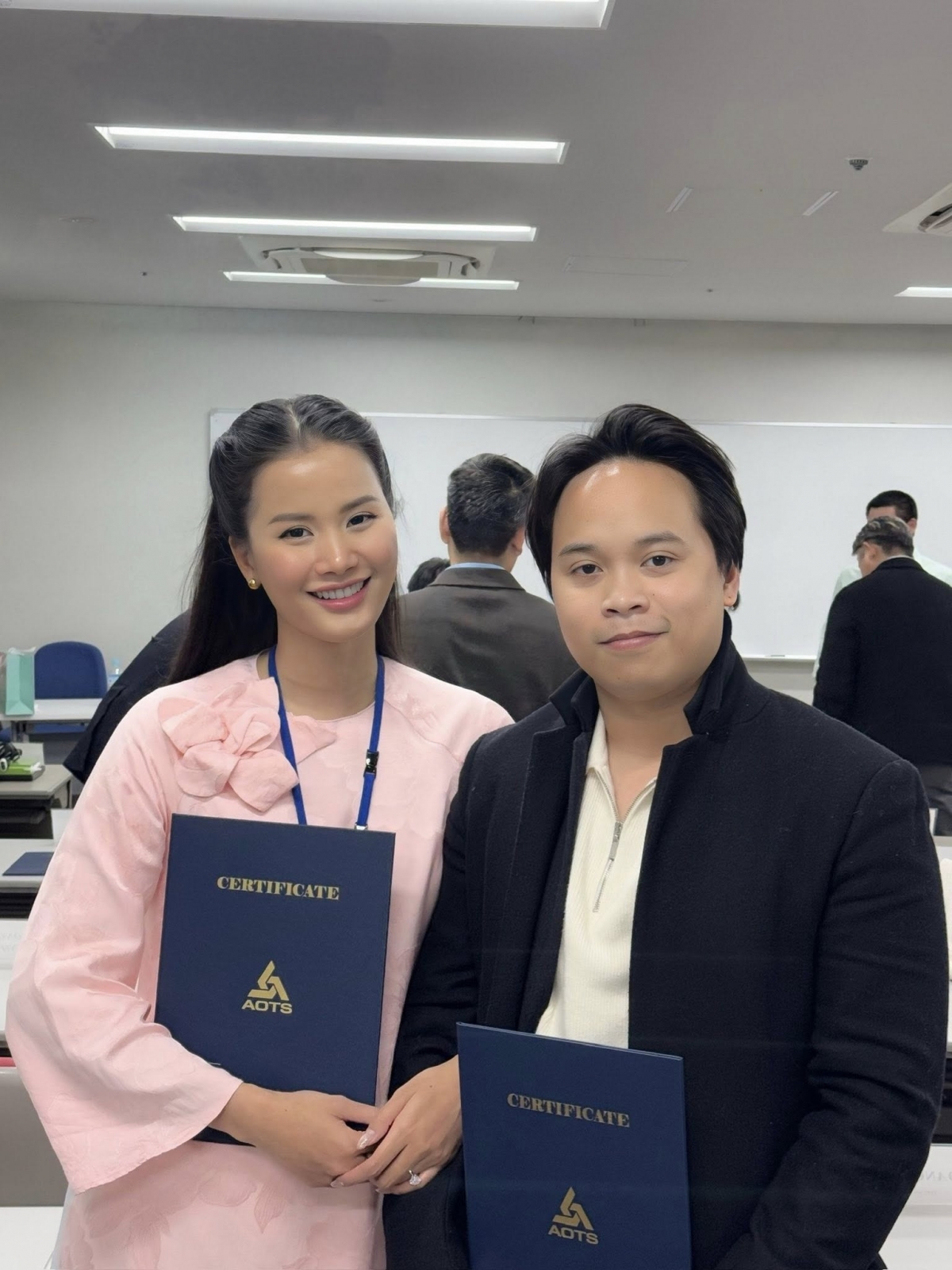 Á hậu Hương Ly lần đầu chia sẻ về chồng - doanh nhân Tùng Anh.