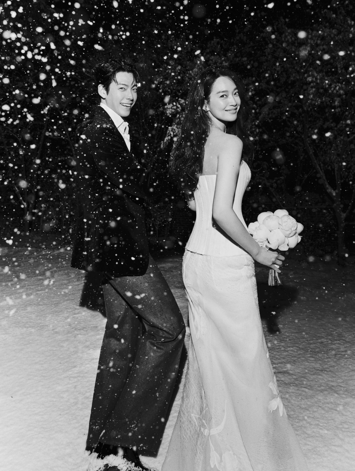 Ảnh cưới tuyệt đẹp của Kim Woo Bin và Shin Min Ah