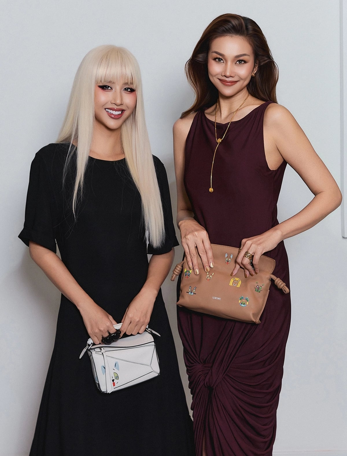 Siêu mẫu Thanh Hằng hội ngộ, đọ sắc vóc với 'em xinh' Quỳnh Anh Shyn trong một sự kiện. Cả hai vui vẻ tạo dáng, đọ nhan sắc, thần thái trước ống kính.