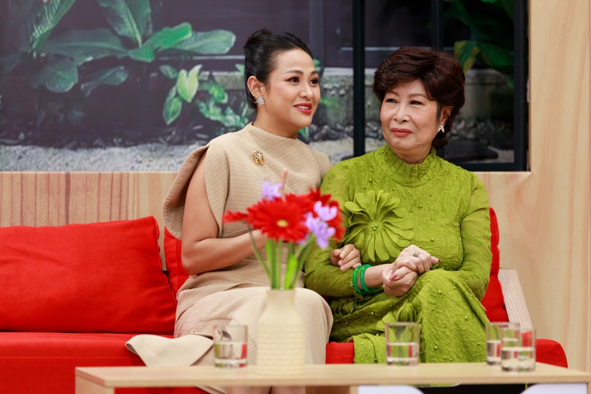 NSƯT Kim Phương và con dâu