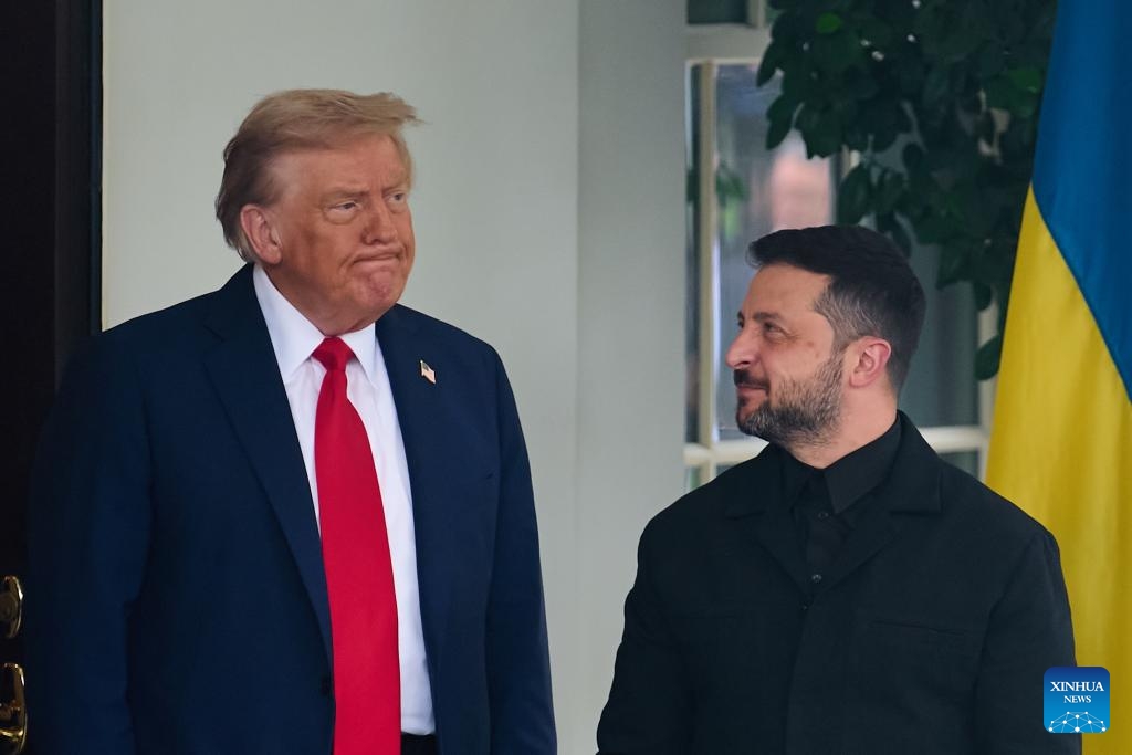 Tổng thống Zelensky và Tổng thống Trump trong một cuộc gặp. Ảnh: Tân Hoa xã