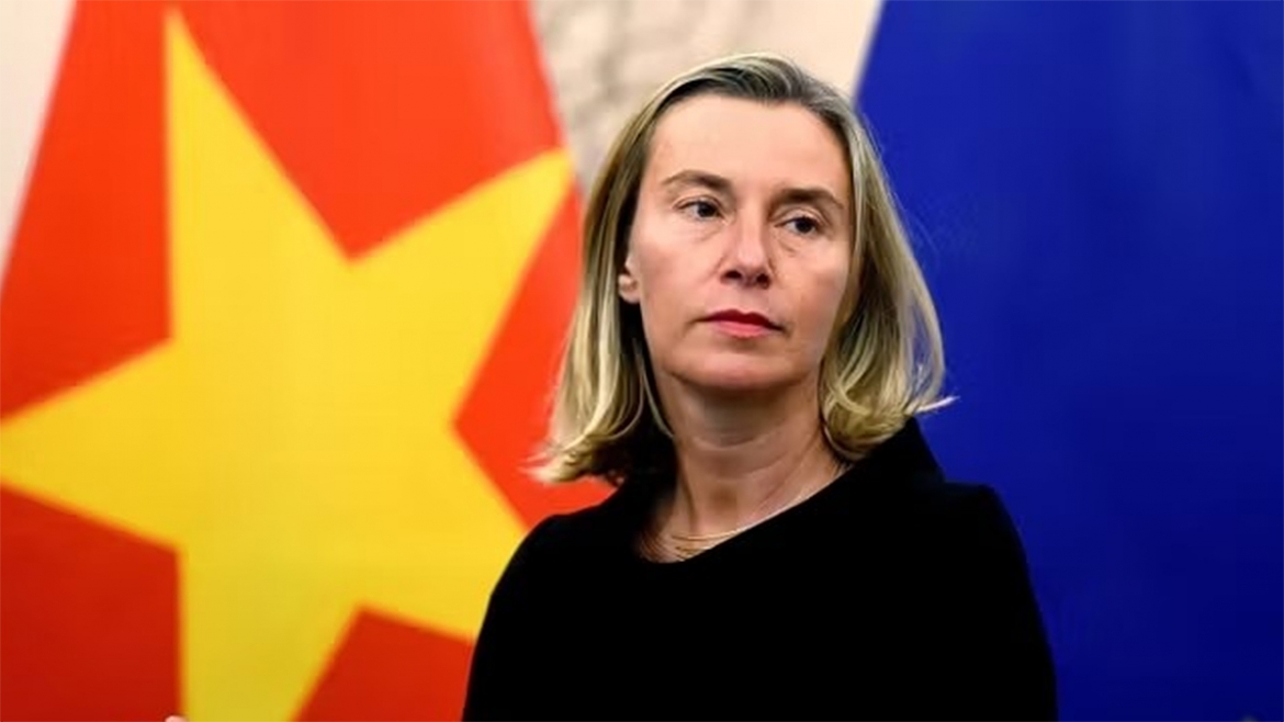 Bà Federica Mogherini khẳng định sự vô tội của bản thân và tuyên bố sẽ hợp tác toàn diện với các cơ quan điều tra, nhấn mạnh tinh thần "minh bạch tuyệt đối". (Ảnh: Le Monde)