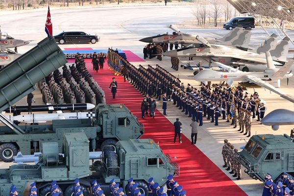 Toàn cảnh Lễ kỷ niệm 80 năm thành lập lực lượng không quân Triều Tiên. Ảnh: Yonhap News