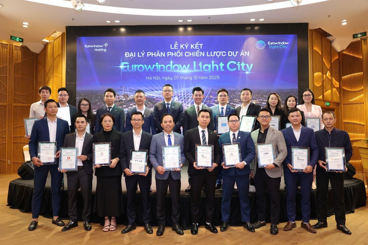 Chủ đầu tư, đơn vị phát triển dự án Eurowindow Light City và đại diện 18 đại lý chiến lược ghi dấu mối quan hệ hợp tác bền vững, hướng tới thành công