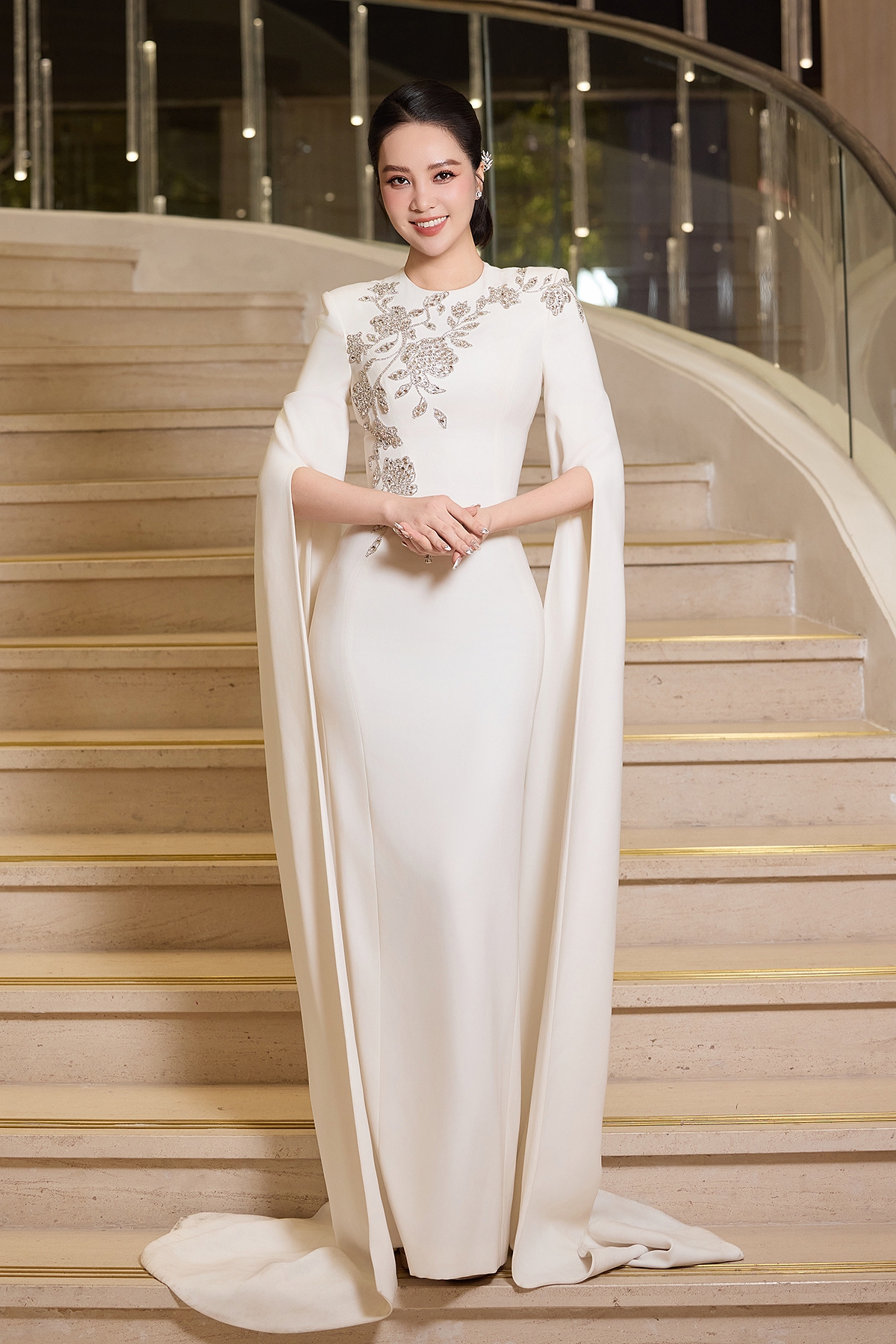 Không ồn ào, không thị phi, Thụy Vân giữ sức hút theo cách riêng: sự chín chắn, trí tuệ và bản lĩnh của một người phụ nữ đang ở thời kỳ rực rỡ nhất của mình.