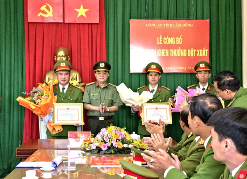 Công an tỉnh Lâm Đồng khen thưởng đột xuất Công an phường Xuân Hương - Đà Lạt.