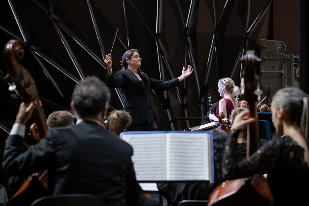 Nhạc trưởng Sophie Dervaux