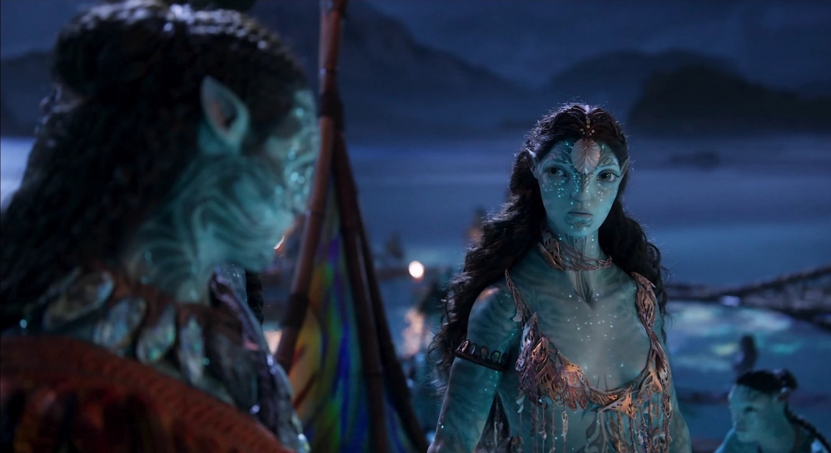 Nhân vật người Na’vi trong bối cảnh lửa và tro tàn của phần phim thứ ba. (Ảnh: 20th Century Studios)