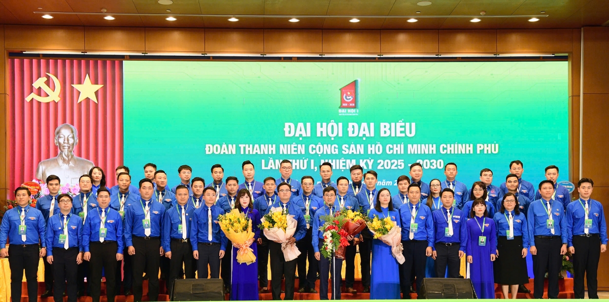 Các đại biểu chụp ảnh kỷ niệm