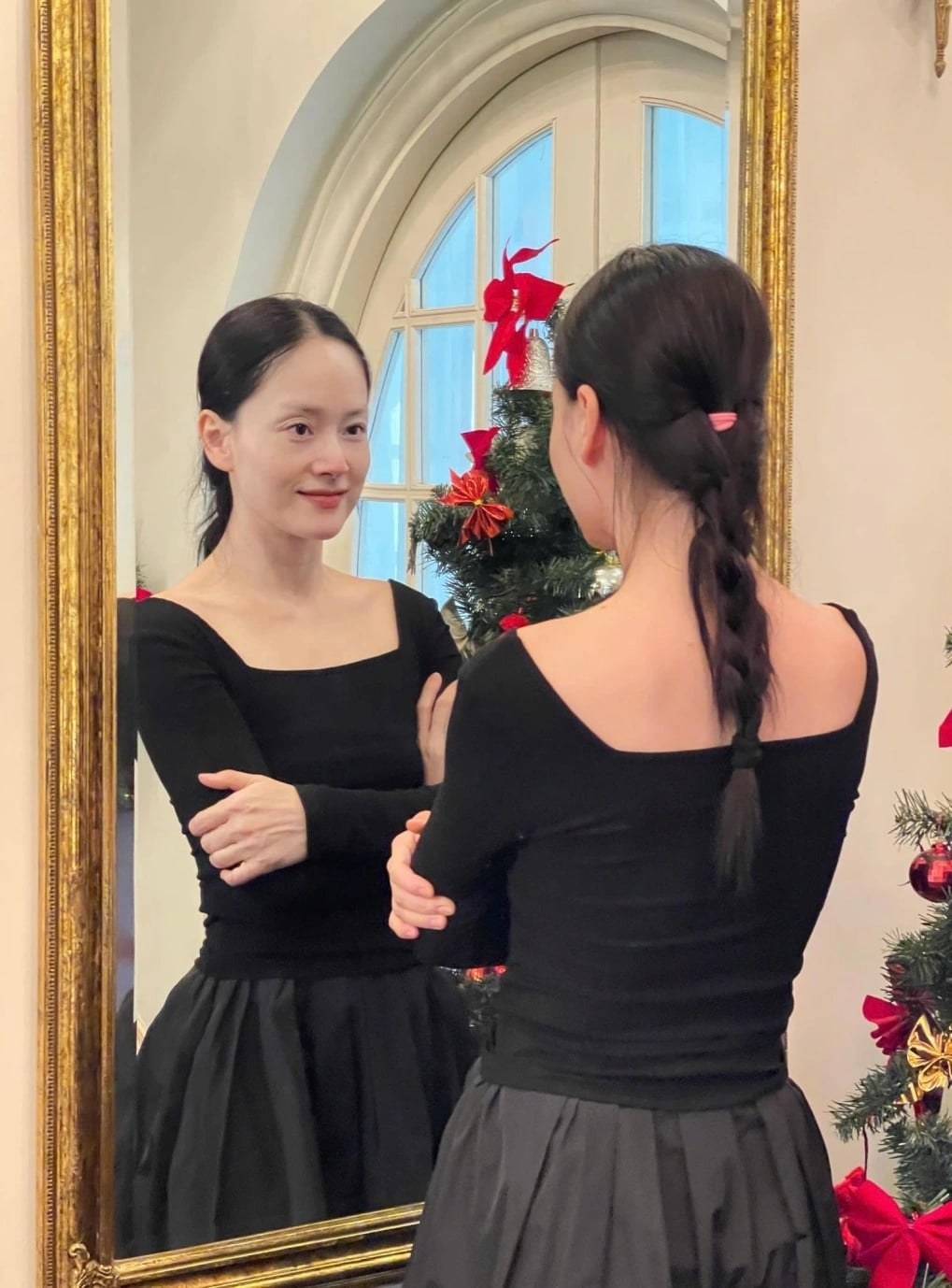 Lan Phương tự tin đăng ảnh mặt mộc trên trang cá nhân.