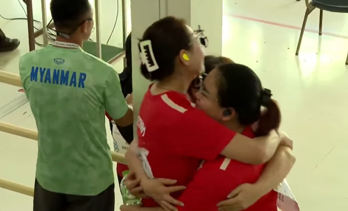 Bắn súng mang về tấm HCV thứ 50 cho Đoàn Thể thao Việt Nam.