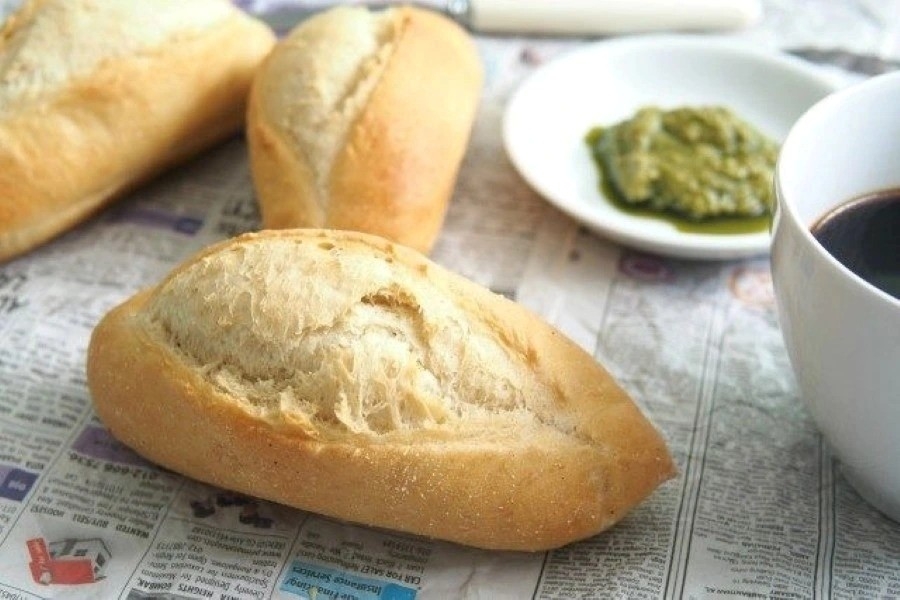 Ăn bánh mì sai cách có thể gây hại cho sức khỏe. (Ảnh minh họa: Kinh tế đô thị)