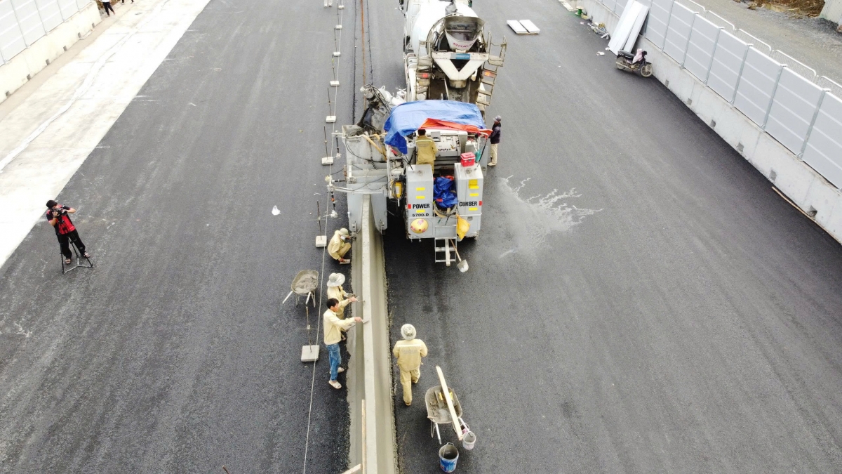 Các đơn vị đang hoàn thiện các hạng mục cuối cùng để đảm bảo an toàn giao thông