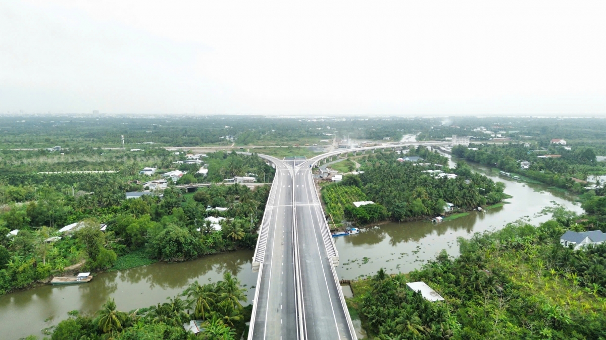 Cao tốc Cần Thơ - Cà Mau giúp rút ngắn thời gian vận chuyển