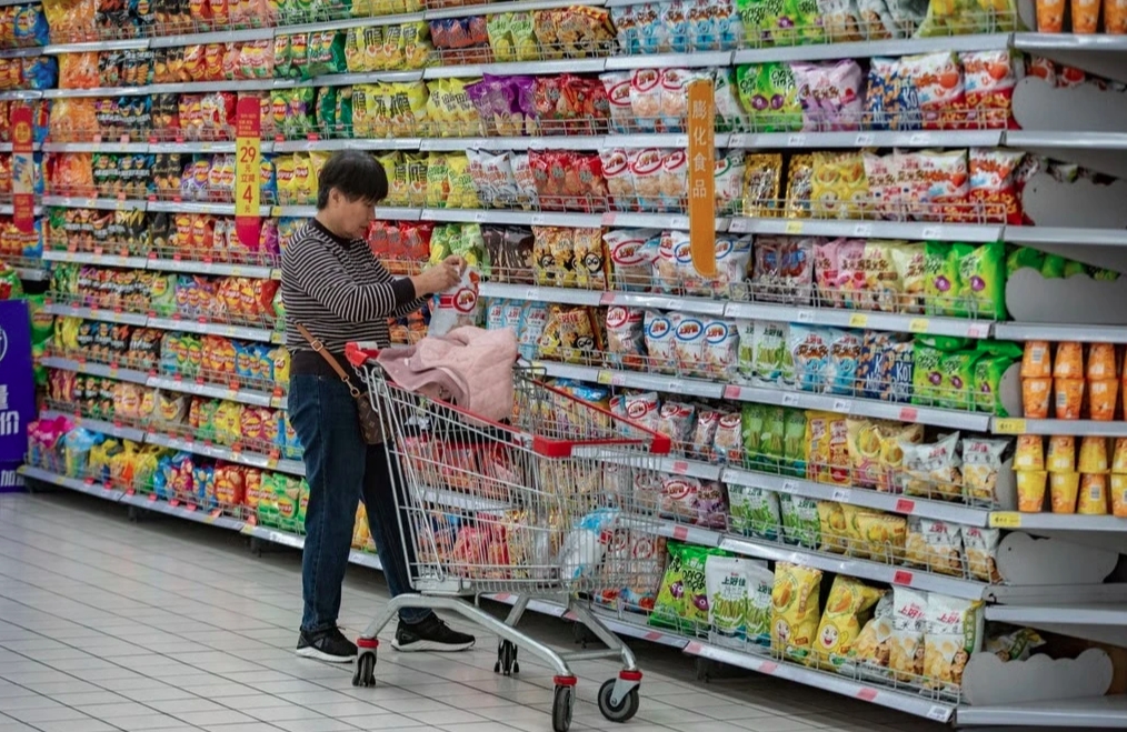 Nếm thử là khâu quan trọng để sản phẩm đến được kệ siêu thị. (Ảnh: Getty Images)