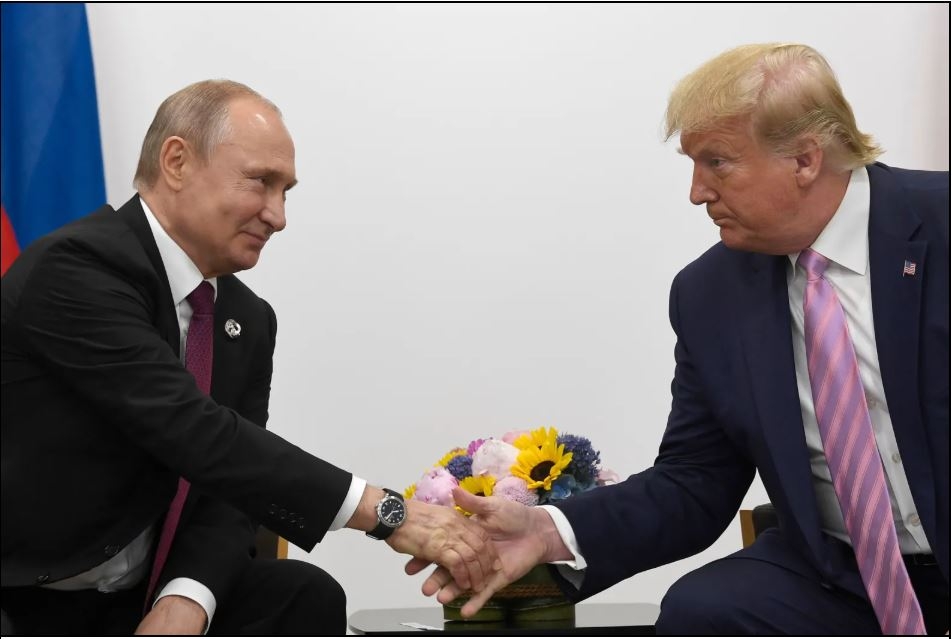 Tổng thống Trump và Tổng thống Putin trong một cuộc gặp. Ảnh: AP