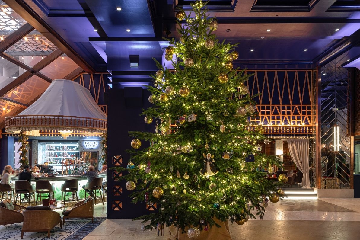 Cây thông Noel tại khách sạn Kempinski Bahia ở Marbella, Tây Ban Nha năm 2019 có giá ước tính 15 triệu USD.
