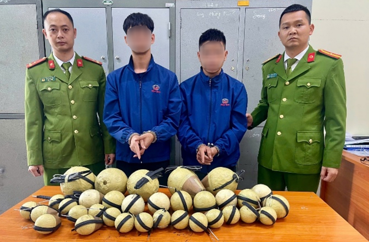 Hai đối tượng cùng tang vật thu giữ