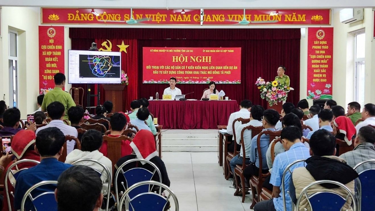 Chính quyền xã và Sở Nông nghiệp và Môi trường tỉnh Lào Cai từng đối thoại với các hộ dân hồi đầu tháng 11/2025 nhưng chưa đi đến đồng thuận