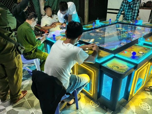 Tụ điểm cờ bạc với hình thức game bắn cá bị công an phường Trung An, Đồng Tháp triệt phá 