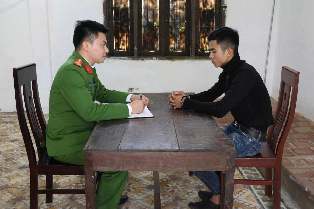 Cơ quan Công an lấy lời khai Bùi Văn Hội