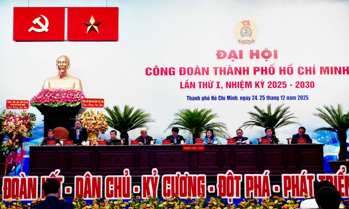 Phiên trọng thể Đại hội Công đoàn TP.HCM lần thứ 1 diễn ra sáng 25/12 (Ảnh: P.T)