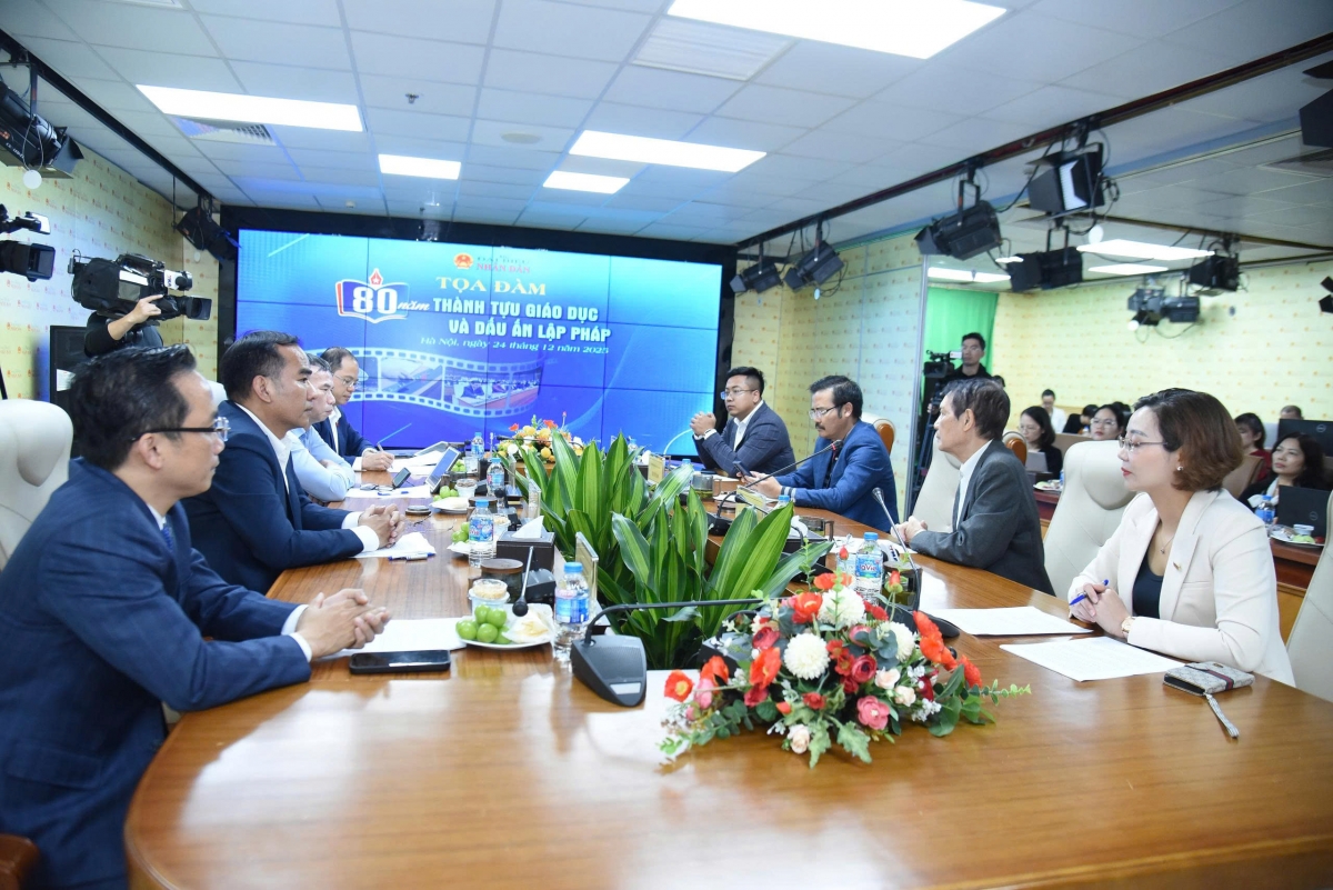 Toàn cảnh tọa đàm.