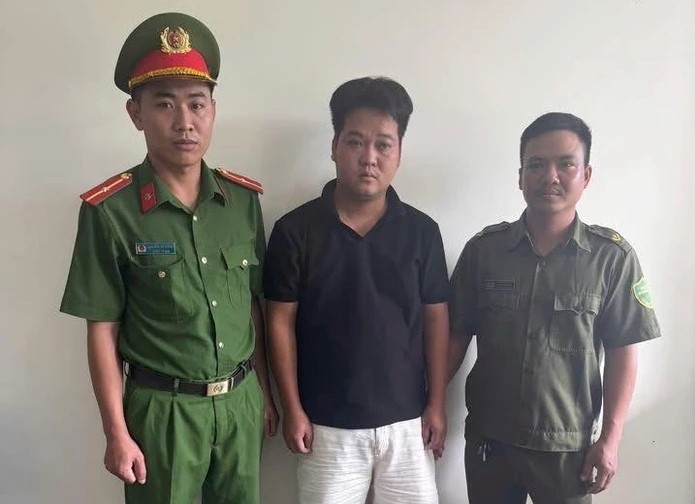 Đặng Hoàng Đình, sinh năm 1995, trú thôn Tân Phú, xã Cam Lâm, tỉnh Khánh Hòa là đối tượng cầm đầu.