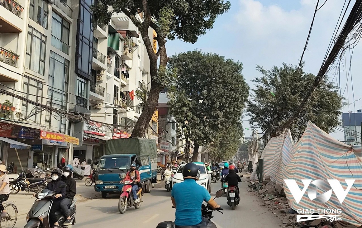 Đê La Thành trong những ngày giải tỏa, nhiều đoạn phố đang thay đổi từng ngày