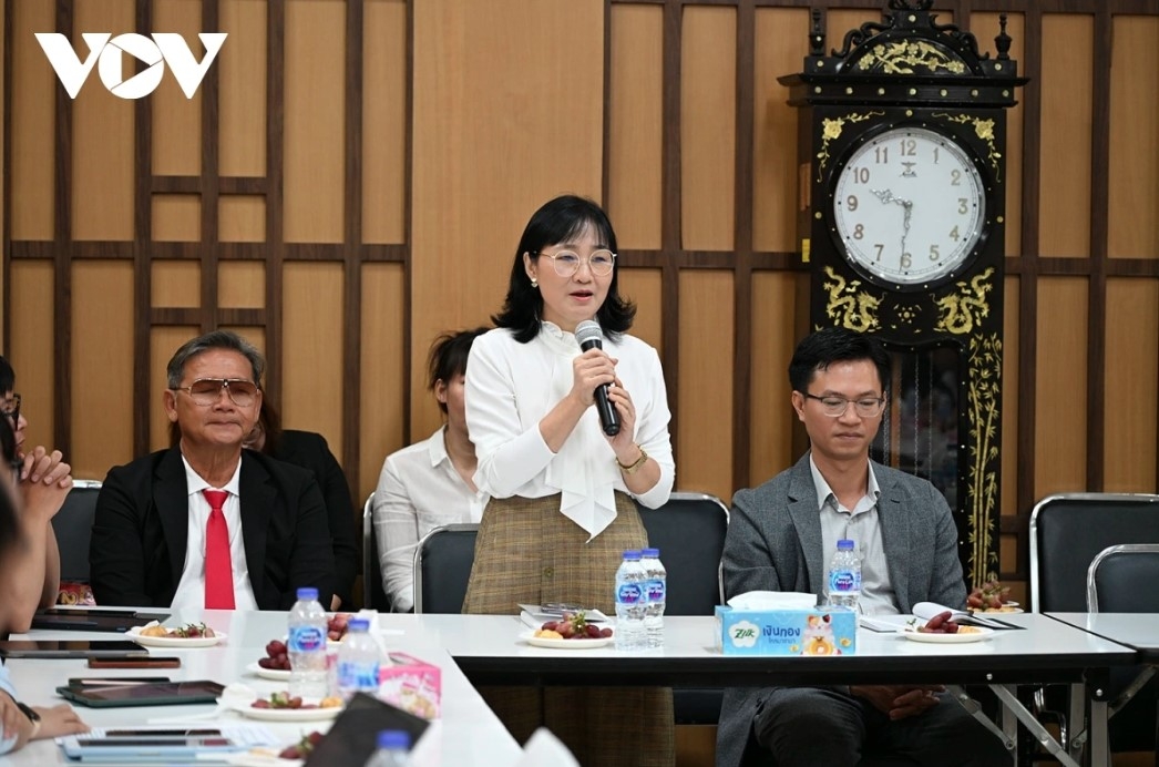 Professor Do Thuy Ha, a lecturer in the Faculty of Literature at Chulalongkorn University, speaks at a meeting organized by the Vietnamese Embassy in Thailand in September 2025