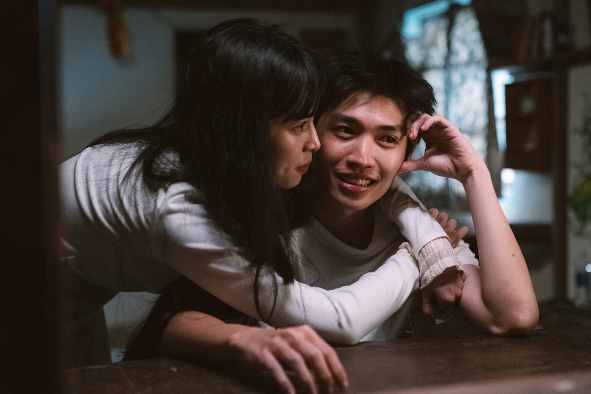 Từ một chàng trai năng động, Cody lột xác thành nhân vật chịu nhiều tổn thương nhất trong MV