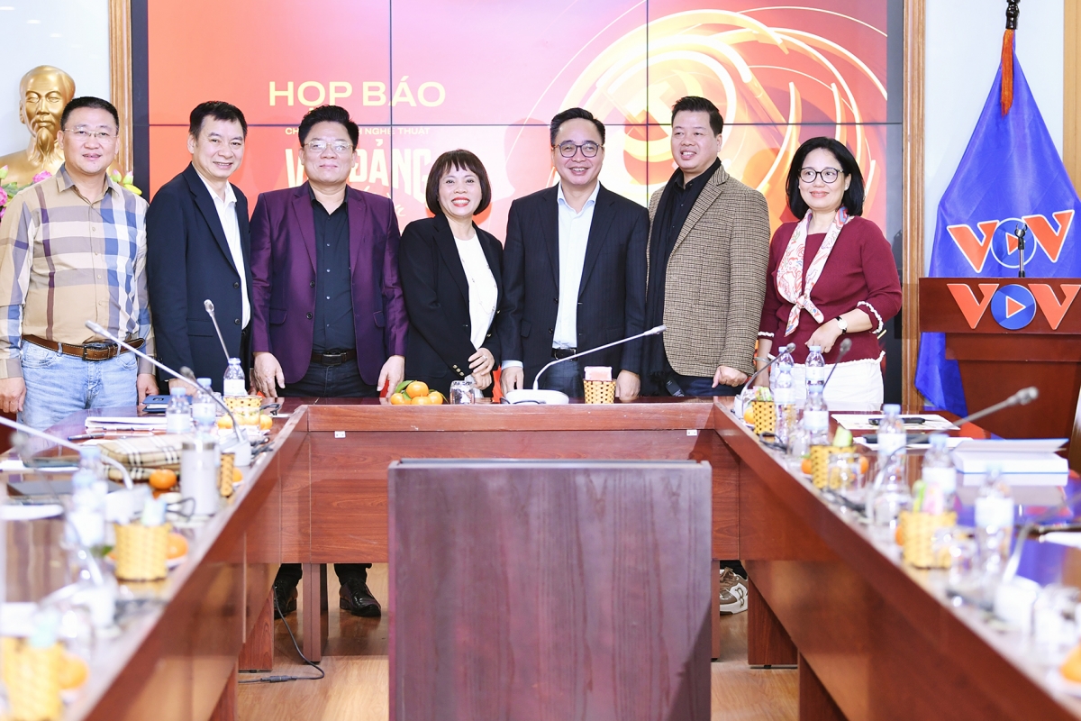 BTC chương trình “Với Đảng vẹn toàn niềm tin yêu”