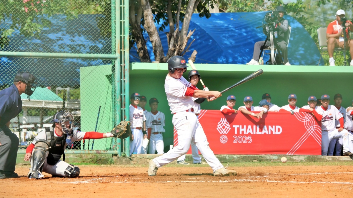 ĐT bóng chày Việt Nam vẫn thi đấu trong ngày khai mạc SEA Games 33. (Ảnh: BBAT)