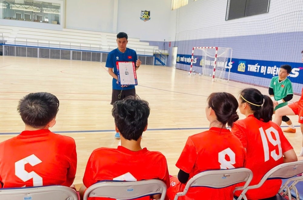 ĐT Futsal nữ Việt Nam khẩn trương hoàn tất chuẩn bị trước khi lên đường dự SEA Games 33. (Ảnh: VFF)