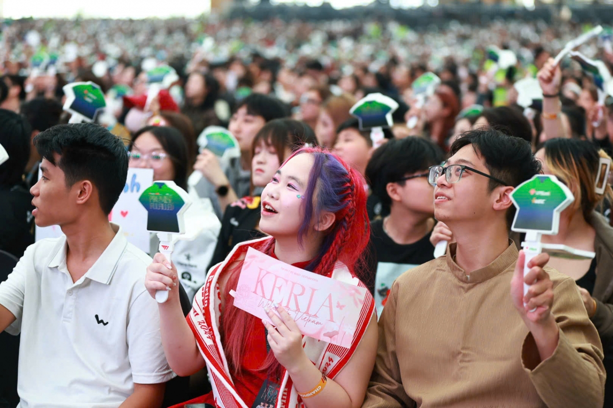 10.000 người hâm mộ đã tới sự kiện để giao lưu cùng T1.