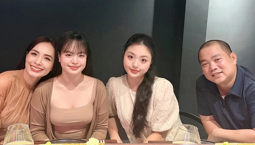 Nhà Thúy Hạnh - Minh Khang mừng con gái lớn Suti về nước nghỉ lễ sau nửa năm du học Italy. Cựu người mẫu cho biết Suti không chỉ xinh đẹp mà còn trưởng thành hơn khi xa nhà.