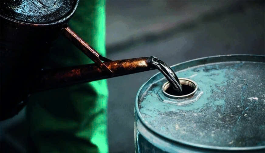 Mức giảm diễn ra kéo dài qua nhiều kỳ, buộc doanh nghiệp đầu mối nhiều lần bán dưới giá vốn của các lô hàng trước, làm gia tăng rủi ro tài chính khi chi phí vốn và chi phí bán hàng tăng.