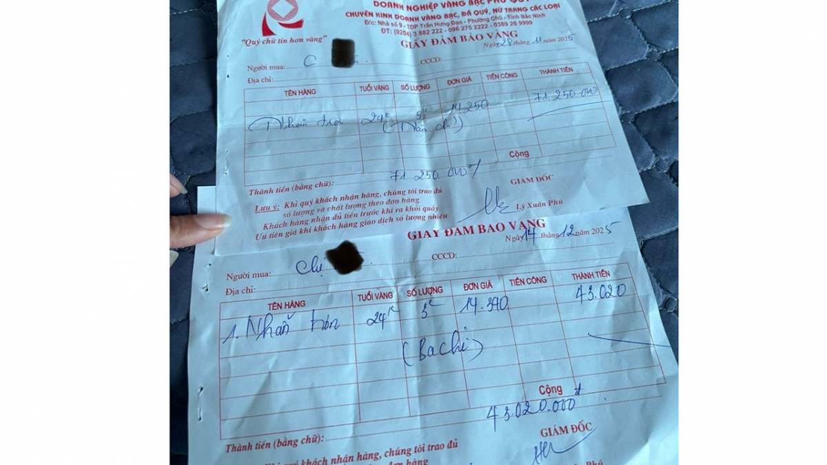 Ngày 14/12 giá vàng thế giới khoảng 4.300 USD nhưng giá vàng tư nhân vẫn chỉ 143 triệu đồng/lượng bán ra