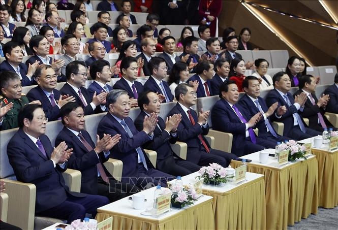 Tổng Bí thư Tô Lâm và các đại biểu dự Chương trình "Hồ Chí Minh - Hành trình khát vọng 2025". (Ảnh: Thống Nhất/TTXVN)