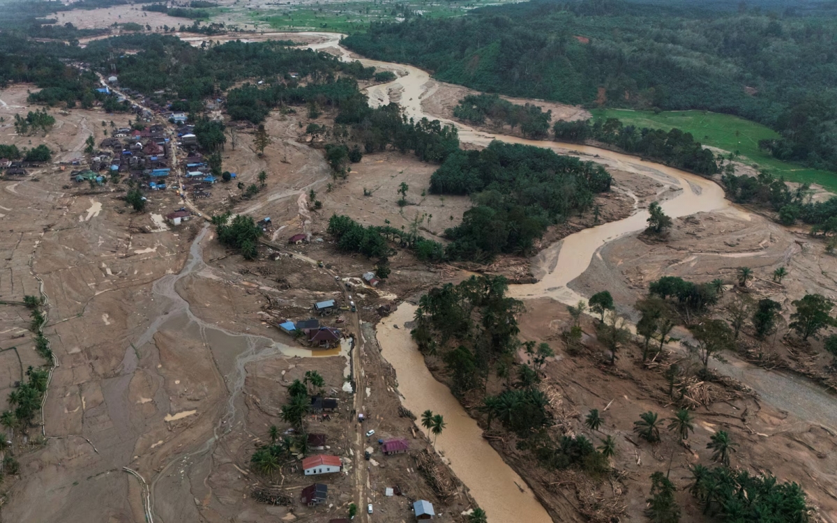 Hậu quả lũ lụt ở Indonesia tháng 12/2025. Ảnh: Reuters.