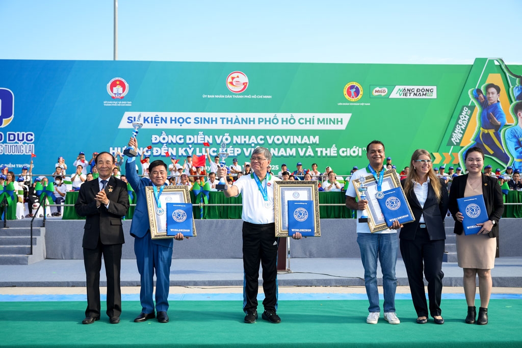 Đồng diễn Vovinam 60.000 học sinh chính thức xác lập kỷ lục kép Việt Nam và thế giới