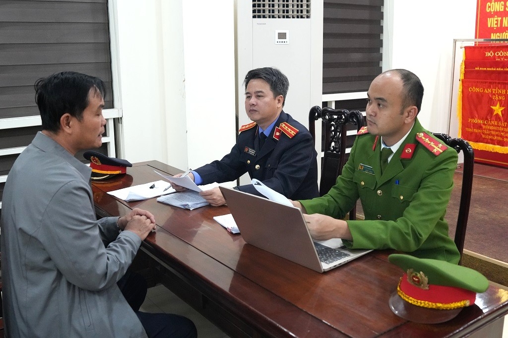 Đối tượng Vũ Sơn tại Cơ quan Công an. Ảnh: Công an Nghệ An.