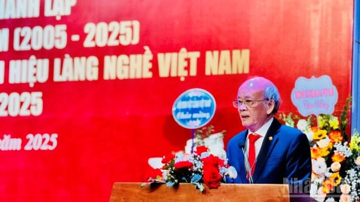 Nhà giáo ưu tú Trịnh Quốc Đạt, Chủ tịch Hiệp hội làng nghề Việt Nam