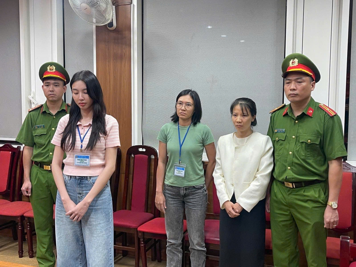 Hoa hậu Thùy Tiên bị khởi tố
