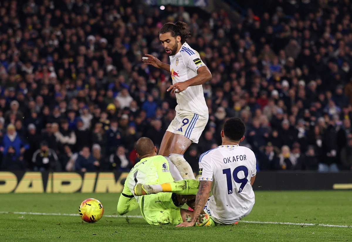 Những sai lầm hàng thủ khiến Chelsea bại trận. (Ảnh: Reuters)