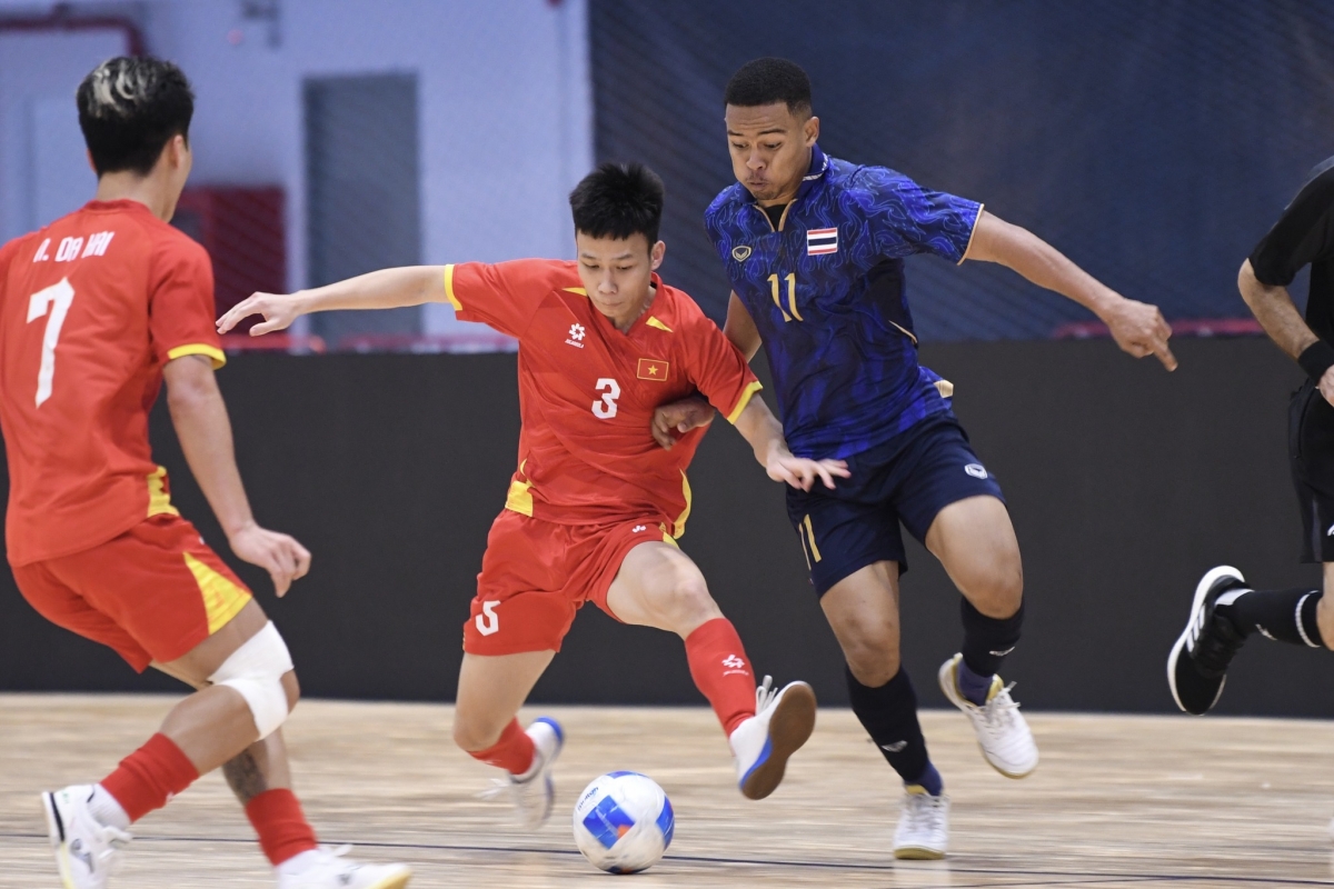 Đội tuyển Futsal nam Việt Nam gặp khó trước Thái Lan (Ảnh: FAT).