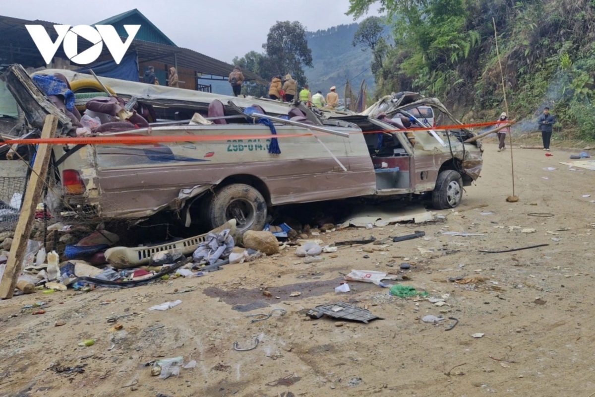 Hiện trường vụ lật xe ở Lào Cai khiến 9 người tử vong tại xã Phình Hồ, tỉnh Lào Cai. (Ảnh: Đinh Tuấn-Thừa Xuân/VOV-Tây Bắc)