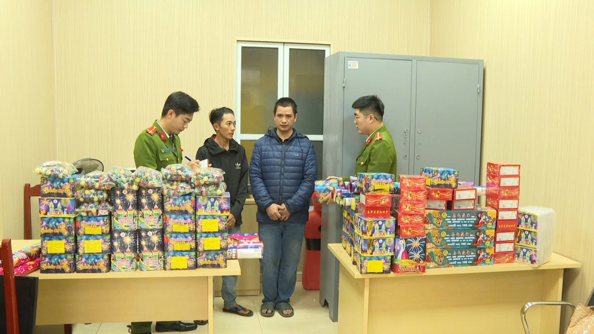 Phòng Cảnh sát kinh tế kiểm tra số pháo thu giữ