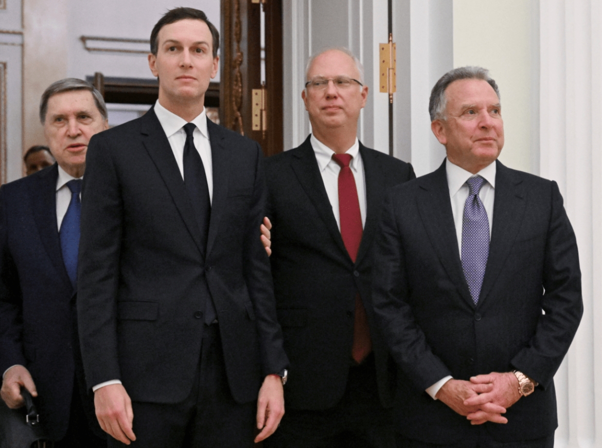 (từ trái sang) Ông Kirill Dmitriev, ông Jared Kushner, ông Yuri Ushakov, ông Steve Witkoff. Ảnh: Reuters